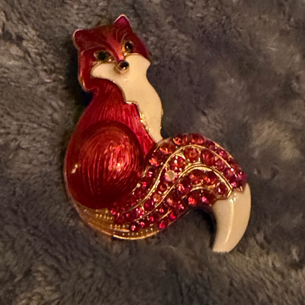 Red and White Fox Brooch BRAND NEW